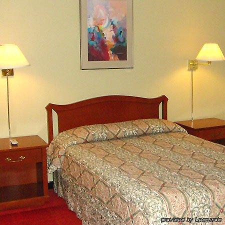 Faulds Motel Sarnia Room photo